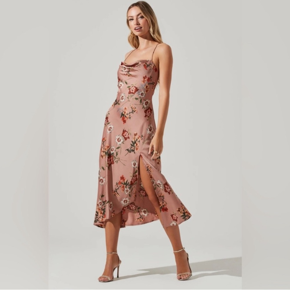 Gaia Floral Midi Dress In Dark Blush Floral Size S